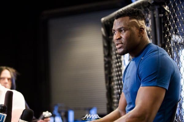 Френсис Нганну: Жон Жонс билан оғир вазнда кураша оламан