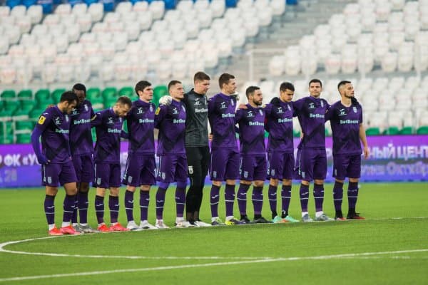 Ўрунов жамоаси қандай тақдирланади?