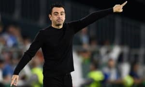 Хави: Сен “Барса”дан кетмасанг бўлмайди!