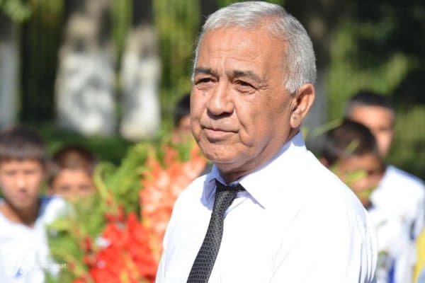 "Пахтакор-79"нинг кўкка сочилмаган юлдузи ёхуд 70 ёшни қаршилаган Тўлаган Исоқов ҳақида