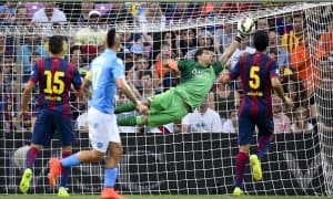 Футболни тарк этган посбон “Барселона” дарвозасини эгалламоқчи