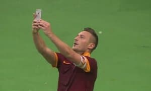 Тотти бир гап билан қизни комадан чиқарди (фото)