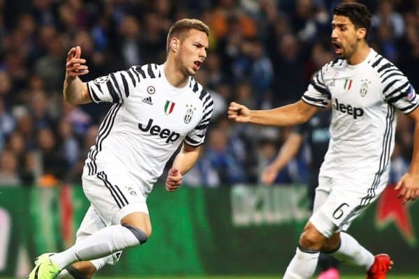 "Ювентус" ярим ҳимоячисини Компани қўл остига юборди