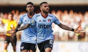 “Барса”да ўйнаган футболчи Бразилияда порламоқда