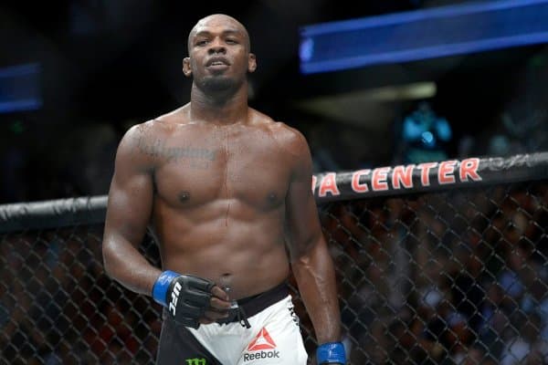 Жон Жонс Дастин Порьега мухлислик қилмоқчи