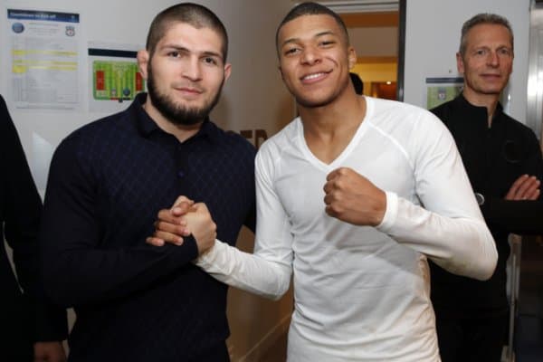 Мбаппе Ҳабиб Нурмагомедовга махсус совға берди