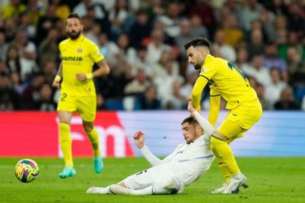 “Барселона” раҳбарияти “Реал” ўйинчисидан калтак еган футболчини чақиряпти