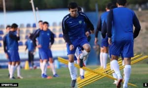 2 йил хорижда ўйнаган ўзбекистонлик футболчи жамоаси билан хайрлашди (Фото)