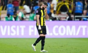 Шайхлар Бенземанинг йўлини тўсяпти