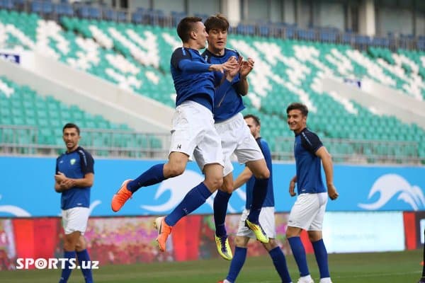 Ўзбекистон терма жамоаси КХДРга қарши ўйин олдидан машғулот ўтказди (фоторепортаж)