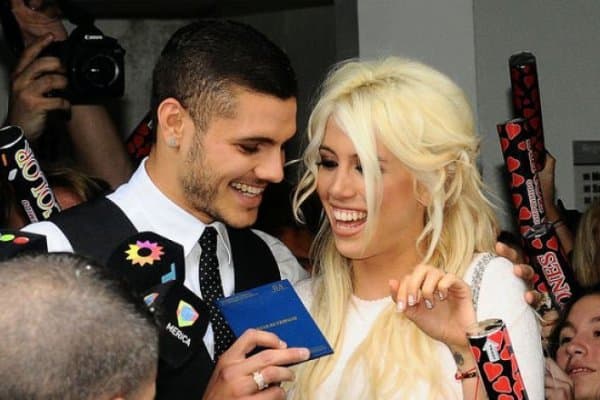 Икардининг гўзал хотини уни ПСЖга қандай жойлаганини айтиб берди