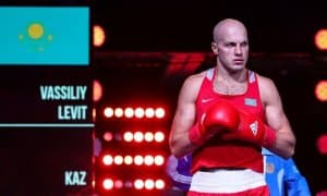 Қозоғистоннинг ишонган боксчиси нокаутга учраб мағлуб бўлди (Видео) 