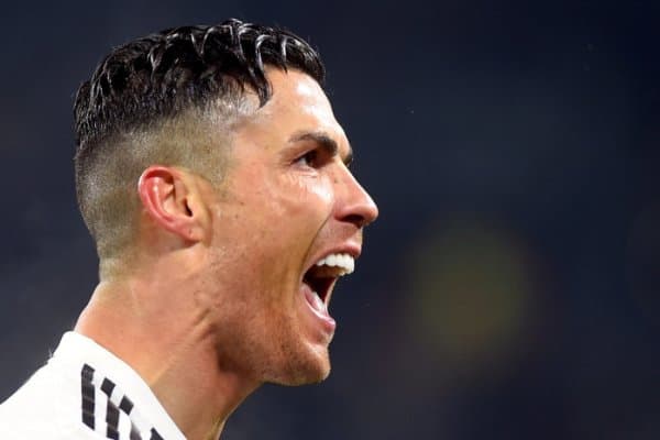 Роналду Пелени тахтдан ағдарди