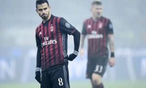 "Валенсия" "Милан" футболчиси учун курашга қўшилди