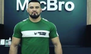 Азамат Нуфтиллаевнинг чемпионлик камари учун жанги муддатидан олдин якунига етди (видео) 