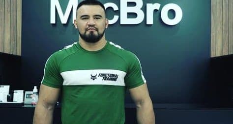 Азамат Нуфтиллаевнинг чемпионлик камари учун жанги муддатидан олдин якунига етди (видео) 