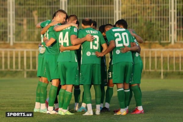 Ўзбекистон миллий терма жамоаси собиқ футболчиси "Нефтчи"да (Фото)