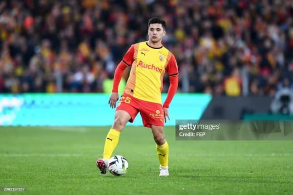 Ҳусанов қаерда ўйнайди?