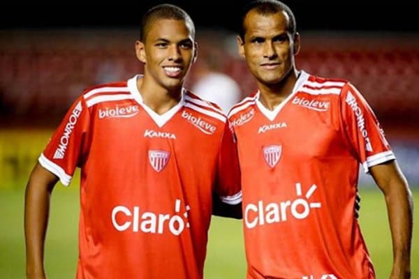 Ўзбекистон чемпионининг ўғли Польшада Суперкубокни қўлга киритди