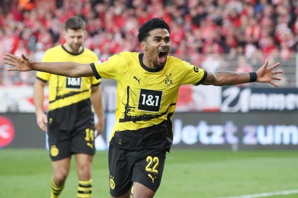 Немислар рекорд трансферга қўл урмоқда