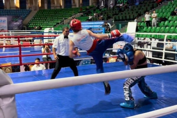 Энг зўр кикбоксингчилар Тошкентда беллашмоқда