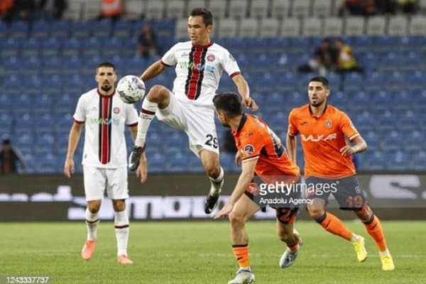 Шукуровнинг устози кетиб қолмоқчи