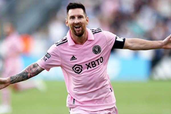 Месси тез орада янги рекорд ўрнатади. Унга фақат бир тўпурар бас келиши мумкин