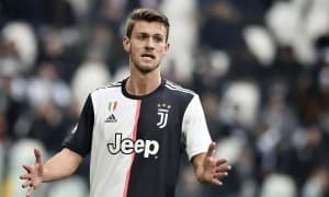 Супер футболчи учун жамоа танлаш коронавирусни енгишдан қийин бўлмоқда