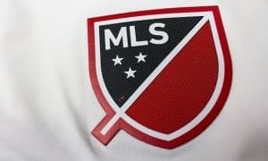 Иккита футболчи сабаб Орландодаги баҳс бекор қилинди