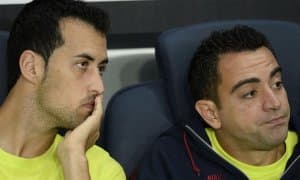 Хави ўзи тан берган футболчи билан хайрлашяпти