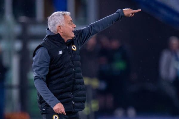 Моуриньога катта баҳо беришди