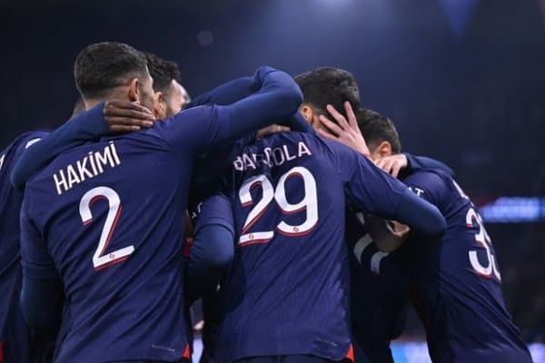 ПСЖ беш футболчи хизматидан воз кечди