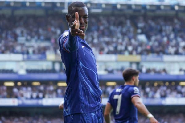 Расман! Бу ҳужумчи жамоада яна 9 йил қолади