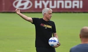 Моуриньо имкон бермаган футболчи аутсайдер сафига ўтди