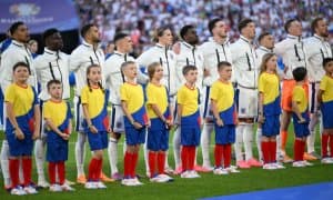 Футболчиларга Англиядан кетишни маслаҳат беришди