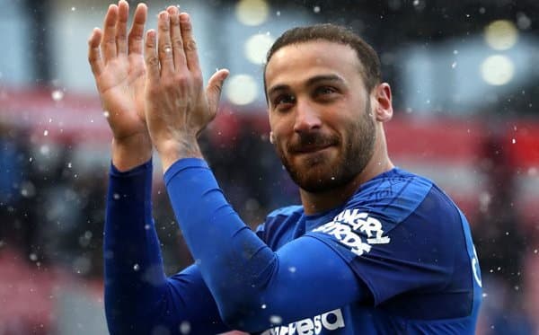 "Эвертон" туркиялик футболчига чиқиш эшикларини кўрсатди