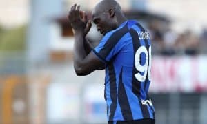 Ҳамма Лукакудан юз ўгирмоқда