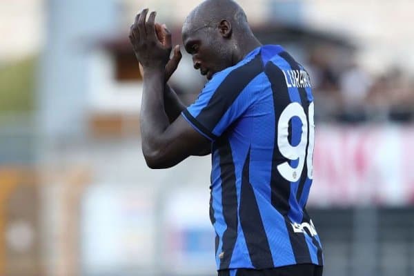 Ҳамма Лукакудан юз ўгирмоқда