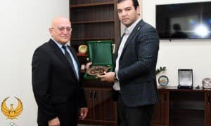 Жасур Матчанов МОҚда камондан отиш бўйича селекционер мураббий билан учрашув ўтказди