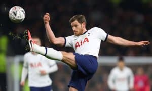 "Аякс" бош мураббийи жамоа "шпорлар" ҳимоячисига қизиқаётганини тасдиқлади