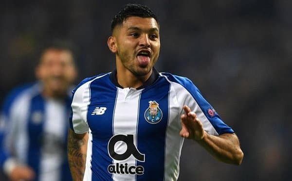 “Порту” мексикалик юлдузини сотади