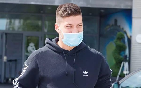 Ла Лига "Реал" футболчисини жазолайди