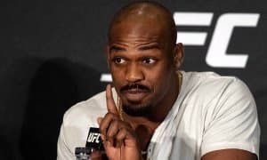 Жон Жонс Тони Фергюсонга ўзига ҳос жавоб берди