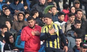 Ўқувчилар бугун "Пахтакор"нинг ғалабасига ишонишмоқда. Айримлар эса мажбурлигидан "шерлар"га мухлислик қиляпти (Фото)