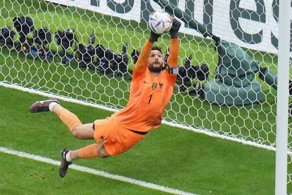 Машҳур дарвозабон Саудияга боради