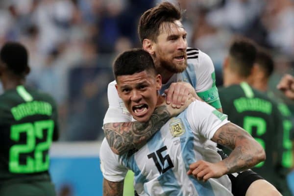 МЮ футболчиси океан ортида қолмоқчи