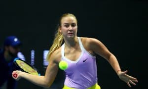 Рус гўзали коронавирусдан қўрқмайди 