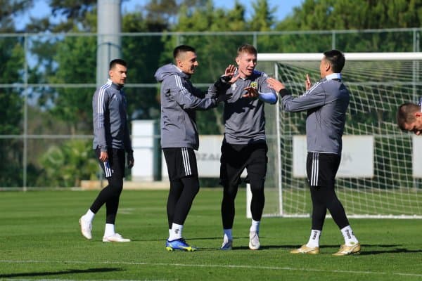 Игорь Сергеев жамоасининг Россиянинг номдор клубига қарши ўйинини ЖОНЛИ ЭФИРда томоша қилинг (Видеотрансляция)