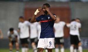 Бу бола супертўпурар бўлади! Чемпион жамоа 17 ёшли вундеркиндга ўта катта сумма тўлайди!