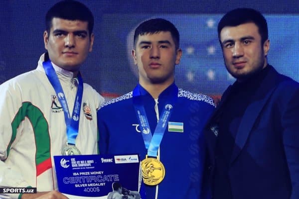 Жалолов ва Аҳмадалиев ташриф буюрган, 12 бор Ўзбекистон мадҳияси янграган Осиё чемпионати ғолибларини тақдирлаш маросимидан фотогалерея